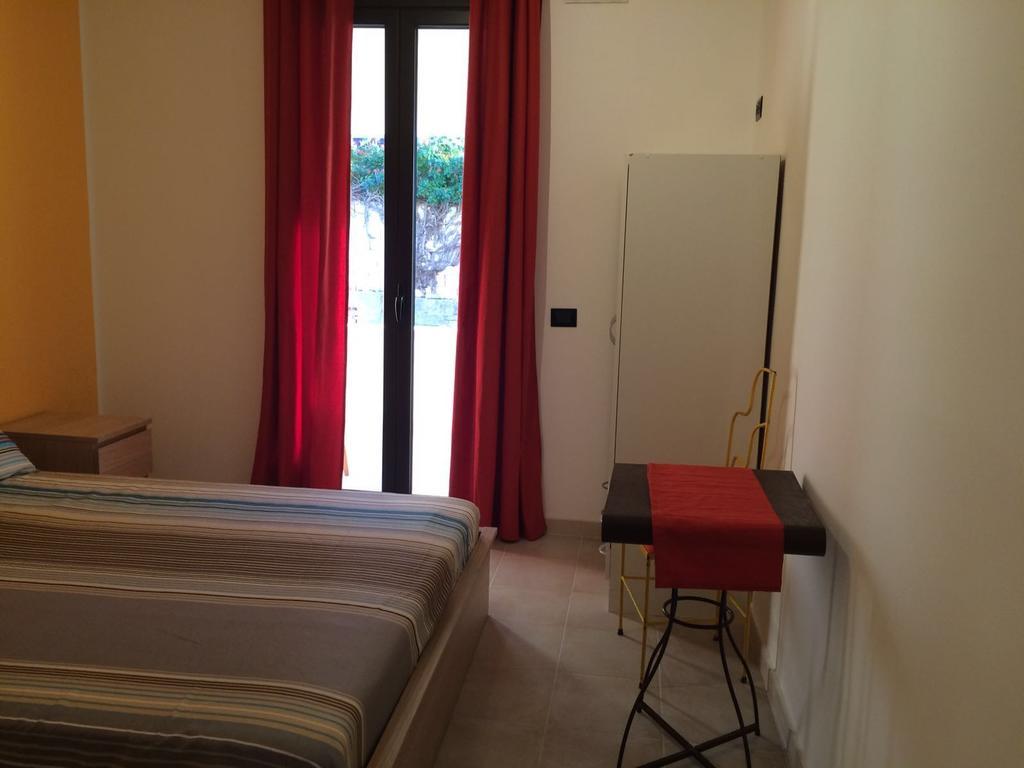 La Casa Delle Farfalle Bed & Breakfast Syracuse الغرفة الصورة