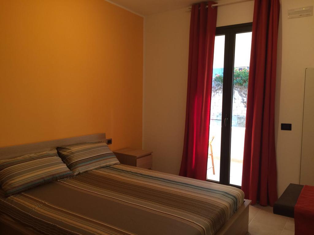 La Casa Delle Farfalle Bed & Breakfast Syracuse الغرفة الصورة